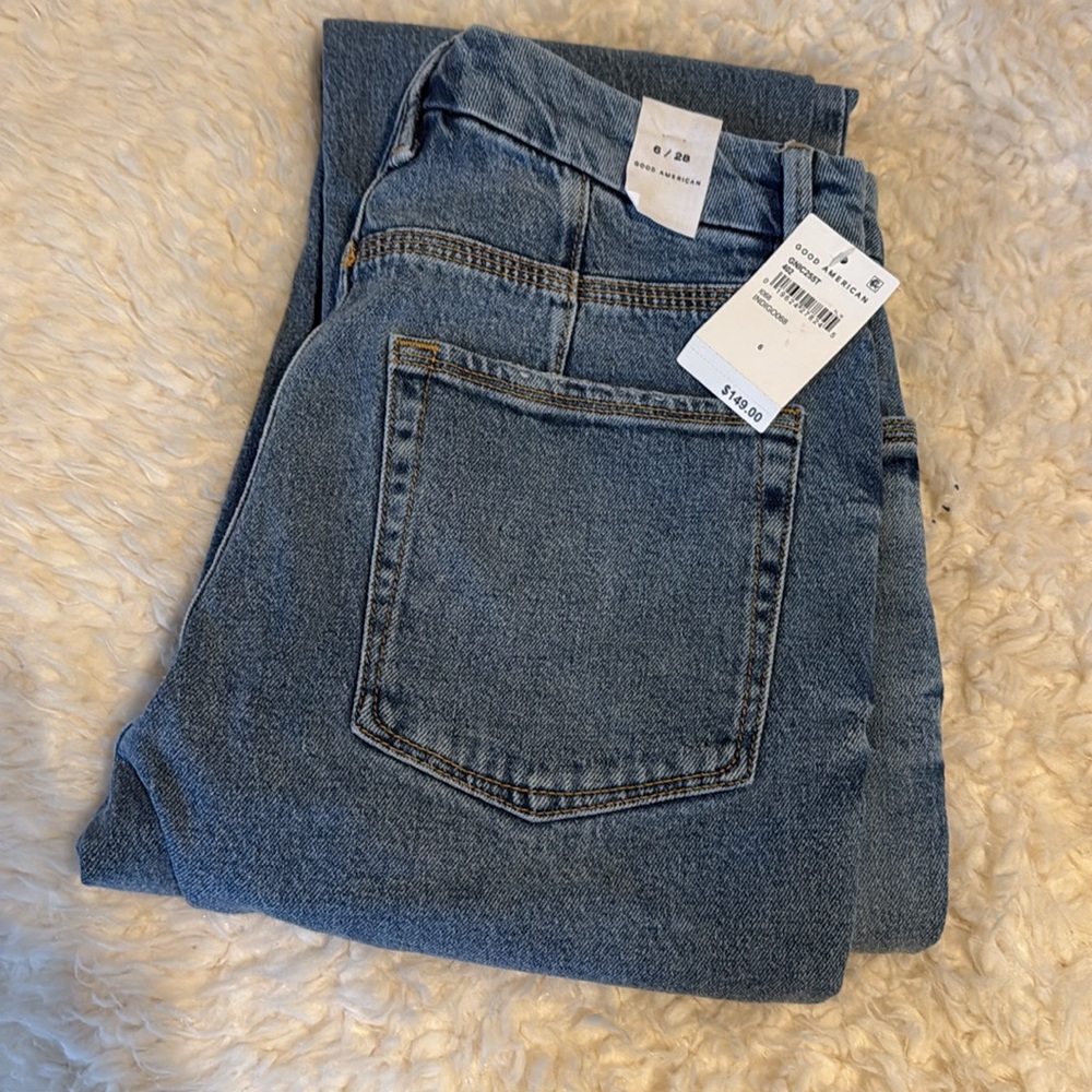Good American 90s Cropped Straight Icon Jeans - Picture 6 of 7